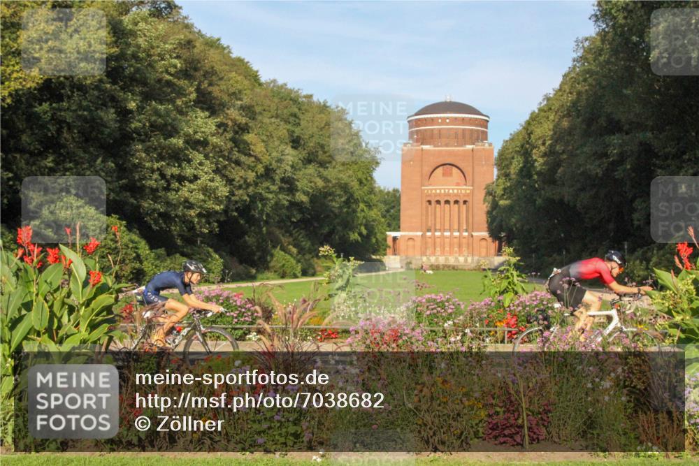 08.09.2024 - Stadtparktriathlon Zöllner http://msf.ph/oto/7038682 08.09.2024 09:11:09 Radfahren 27, 128, 153, 174 meine-sportfotos.de