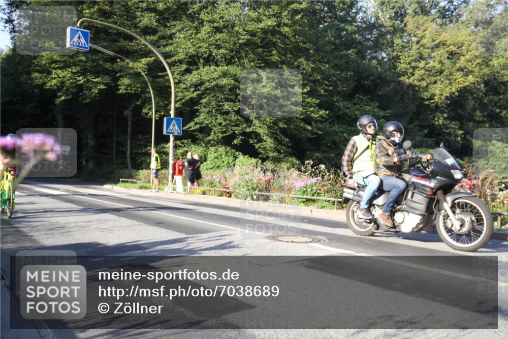 08.09.2024 - Stadtparktriathlon Zöllner http://msf.ph/oto/7038689 08.09.2024 09:01:06 Radfahren 38, 64, 114 meine-sportfotos.de