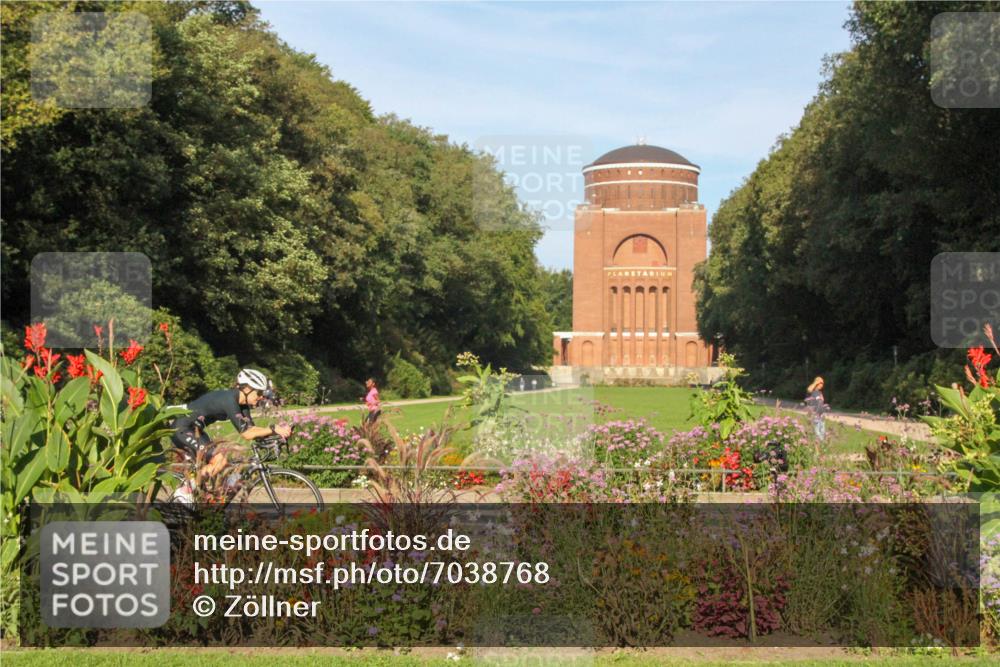 08.09.2024 - Stadtparktriathlon Zöllner http://msf.ph/oto/7038768 08.09.2024 09:13:25 Radfahren 49, 92, 106, 175 meine-sportfotos.de
