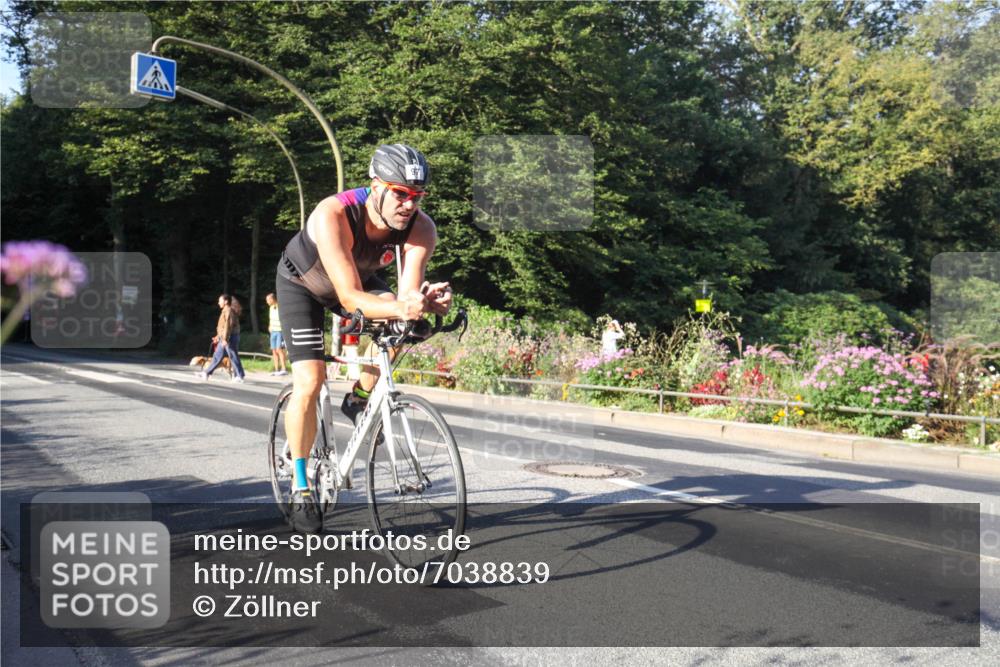 08.09.2024 - Stadtparktriathlon Zöllner http://msf.ph/oto/7038839 08.09.2024 09:04:27 Radfahren 97 meine-sportfotos.de