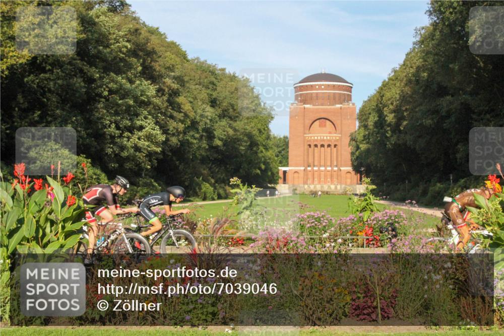 08.09.2024 - Stadtparktriathlon Zöllner http://msf.ph/oto/7039046 08.09.2024 09:19:04 Radfahren 82, 88, 92, 138 meine-sportfotos.de