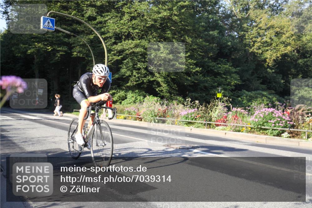08.09.2024 - Stadtparktriathlon Zöllner http://msf.ph/oto/7039314 08.09.2024 09:15:58 Radfahren 31, 56, 80 meine-sportfotos.de