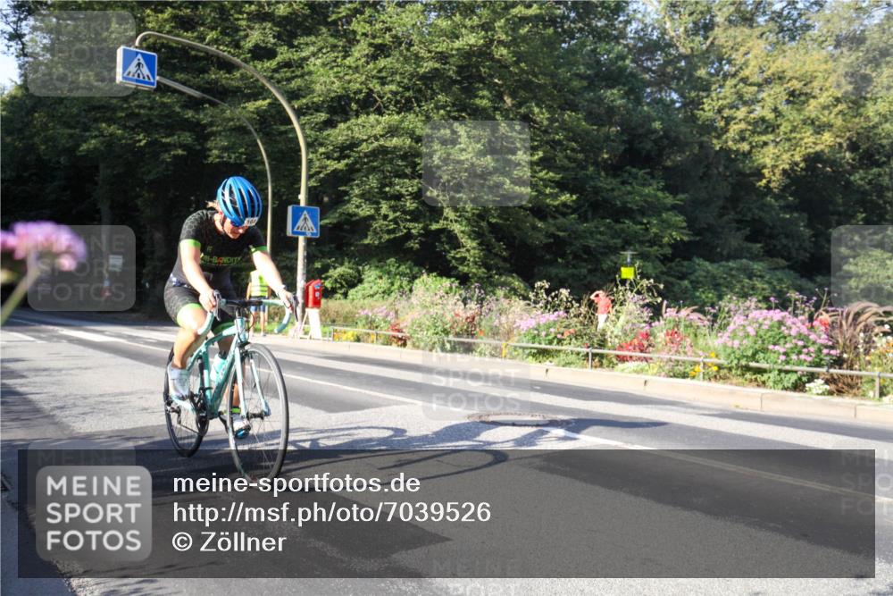 08.09.2024 - Stadtparktriathlon Zöllner http://msf.ph/oto/7039526 08.09.2024 09:22:01 Radfahren 67, 107, 164 meine-sportfotos.de
