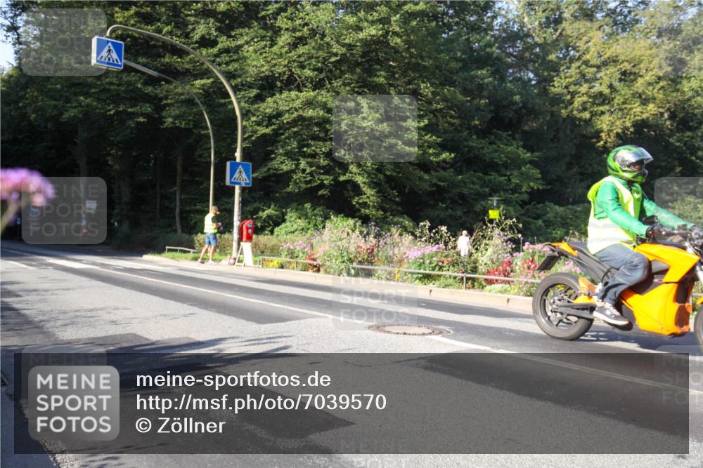08.09.2024 - Stadtparktriathlon Zöllner http://msf.ph/oto/7039570 08.09.2024 09:24:16 Radfahren  meine-sportfotos.de