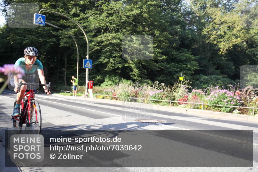 08.09.2024 - Stadtparktriathlon Zöllner http://msf.ph/oto/7039642 08.09.2024 09:26:45 Radfahren 100, 111 meine-sportfotos.de