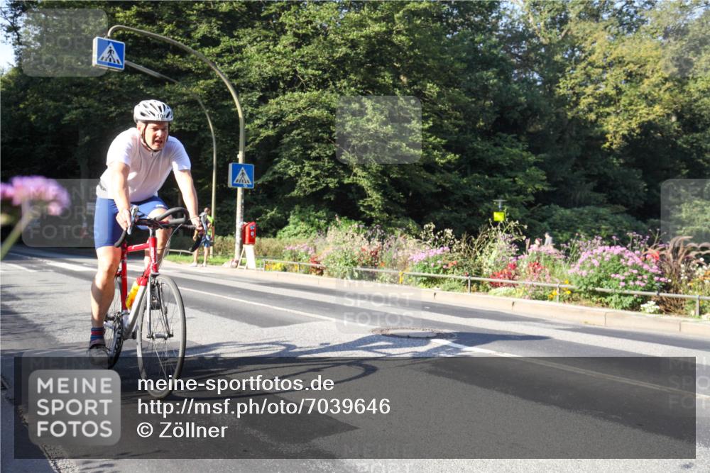 08.09.2024 - Stadtparktriathlon Zöllner http://msf.ph/oto/7039646 08.09.2024 09:26:54 Radfahren 104, 120 meine-sportfotos.de