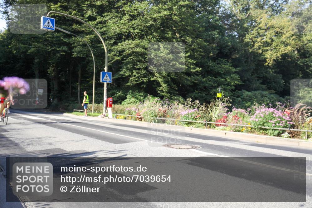 08.09.2024 - Stadtparktriathlon Zöllner http://msf.ph/oto/7039654 08.09.2024 09:27:14 Radfahren 2 meine-sportfotos.de