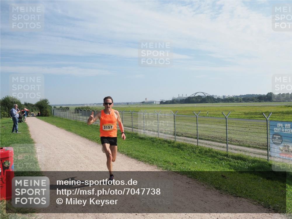 08.09.2024 - Airport Race Miley Keyser http://msf.ph/oto/7047738 08.09.2024 11:46:54 Laufen 3157 meine-sportfotos.de