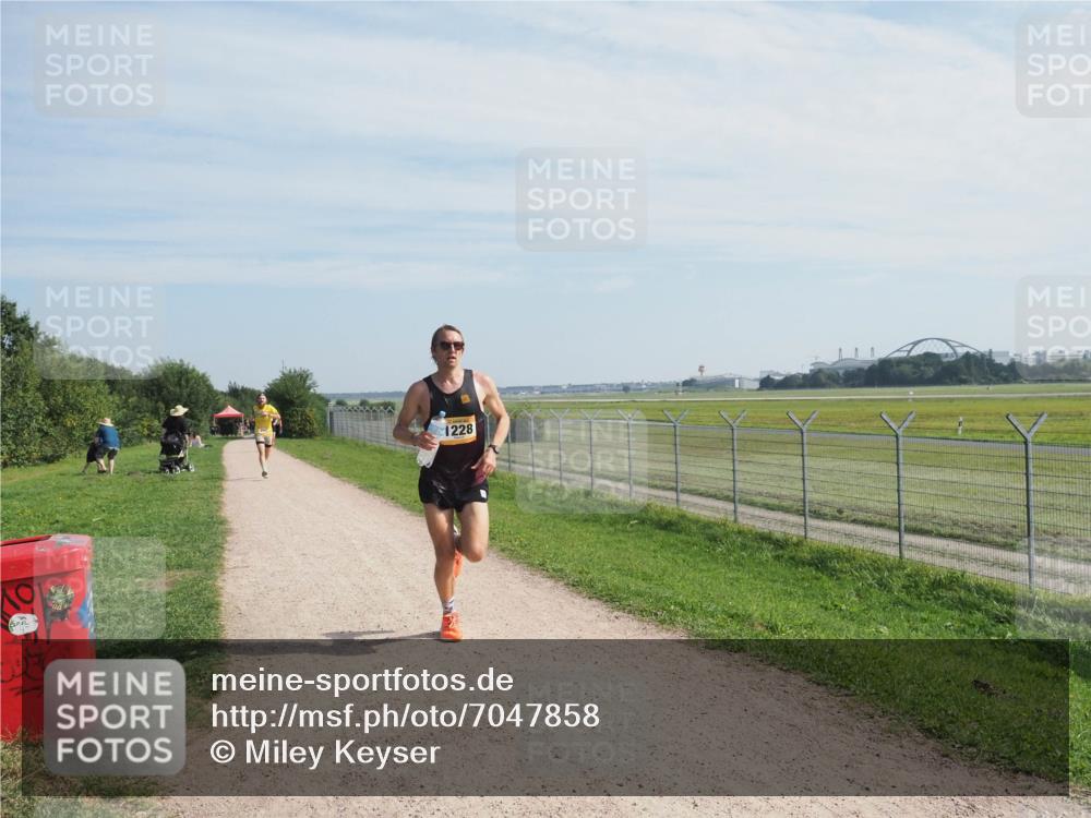 08.09.2024 - Airport Race Miley Keyser http://msf.ph/oto/7047858 08.09.2024 11:54:27 Laufen 1228 meine-sportfotos.de
