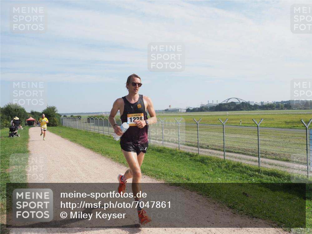 08.09.2024 - Airport Race Miley Keyser http://msf.ph/oto/7047861 08.09.2024 11:54:28 Laufen 1228 meine-sportfotos.de