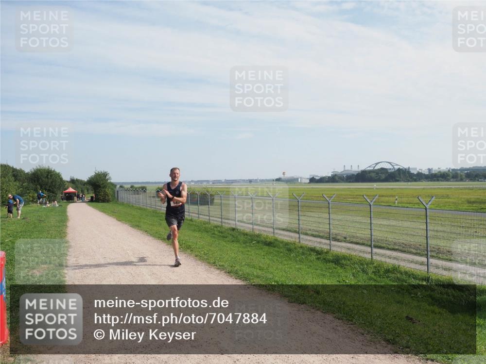08.09.2024 - Airport Race Miley Keyser http://msf.ph/oto/7047884 08.09.2024 11:54:54 Laufen 58 meine-sportfotos.de