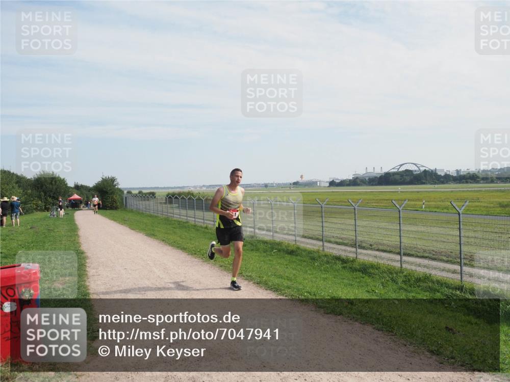 08.09.2024 - Airport Race Miley Keyser http://msf.ph/oto/7047941 08.09.2024 11:57:08 Laufen 1 meine-sportfotos.de