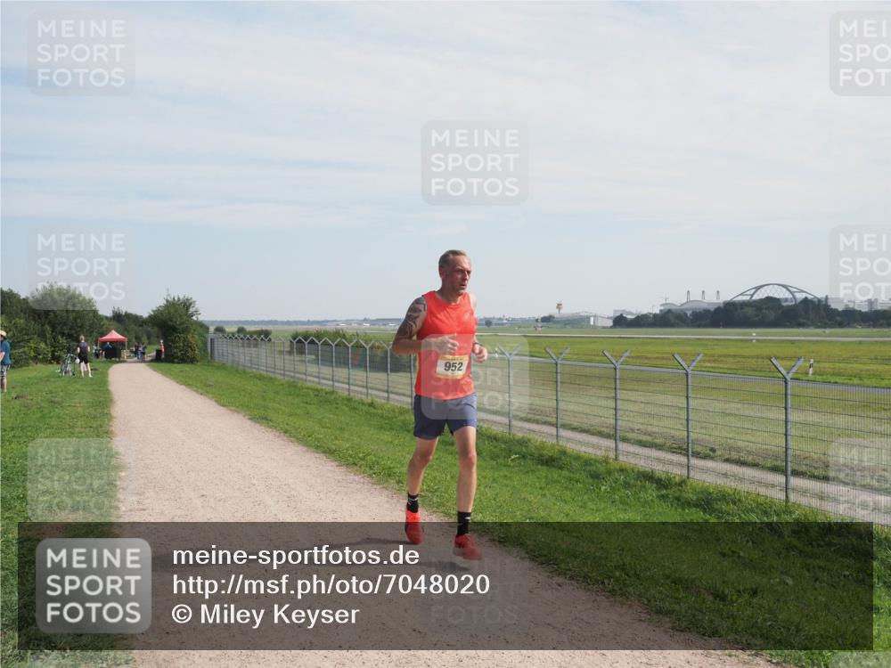 08.09.2024 - Airport Race Miley Keyser http://msf.ph/oto/7048020 08.09.2024 11:58:42 Laufen 952 meine-sportfotos.de