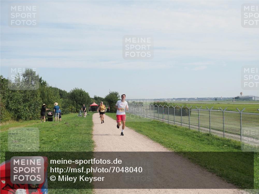 08.09.2024 - Airport Race Miley Keyser http://msf.ph/oto/7048040 08.09.2024 11:59:27 Laufen 1410 meine-sportfotos.de