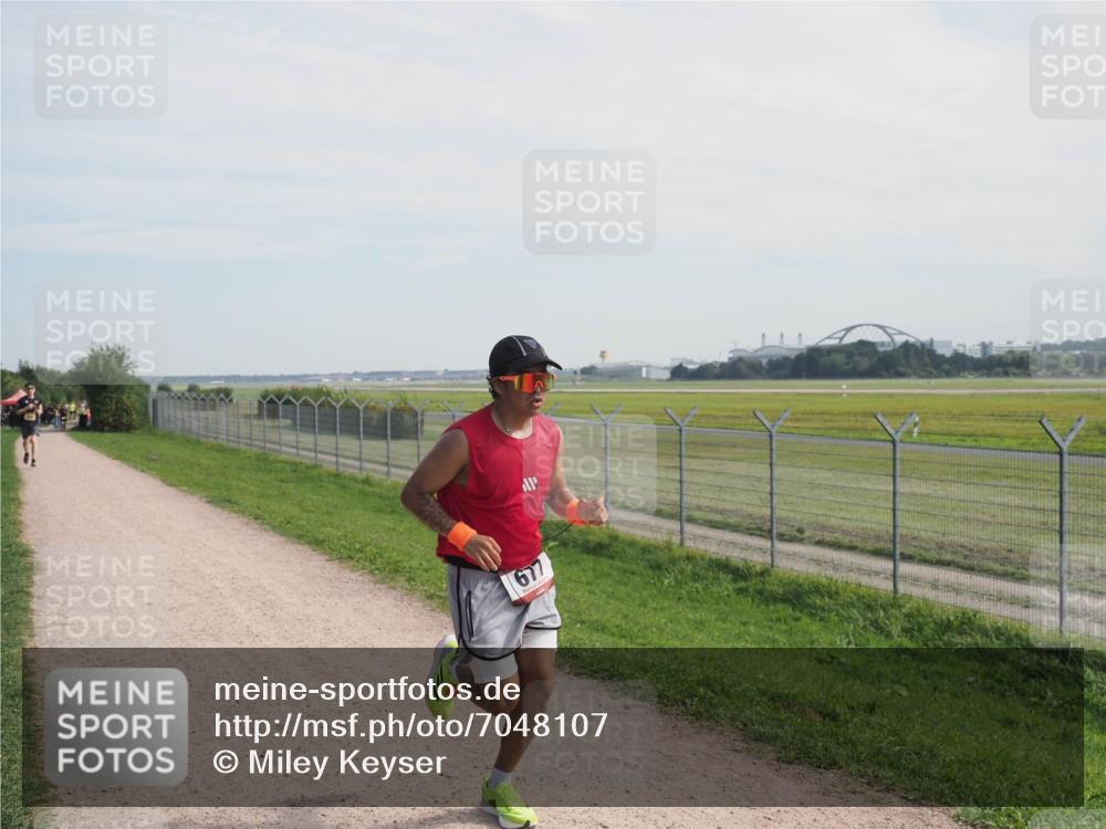 08.09.2024 - Airport Race Miley Keyser http://msf.ph/oto/7048107 08.09.2024 12:01:09 Laufen 677 meine-sportfotos.de