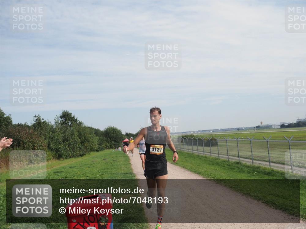 08.09.2024 - Airport Race Miley Keyser http://msf.ph/oto/7048193 08.09.2024 12:02:06 Laufen 3121 meine-sportfotos.de