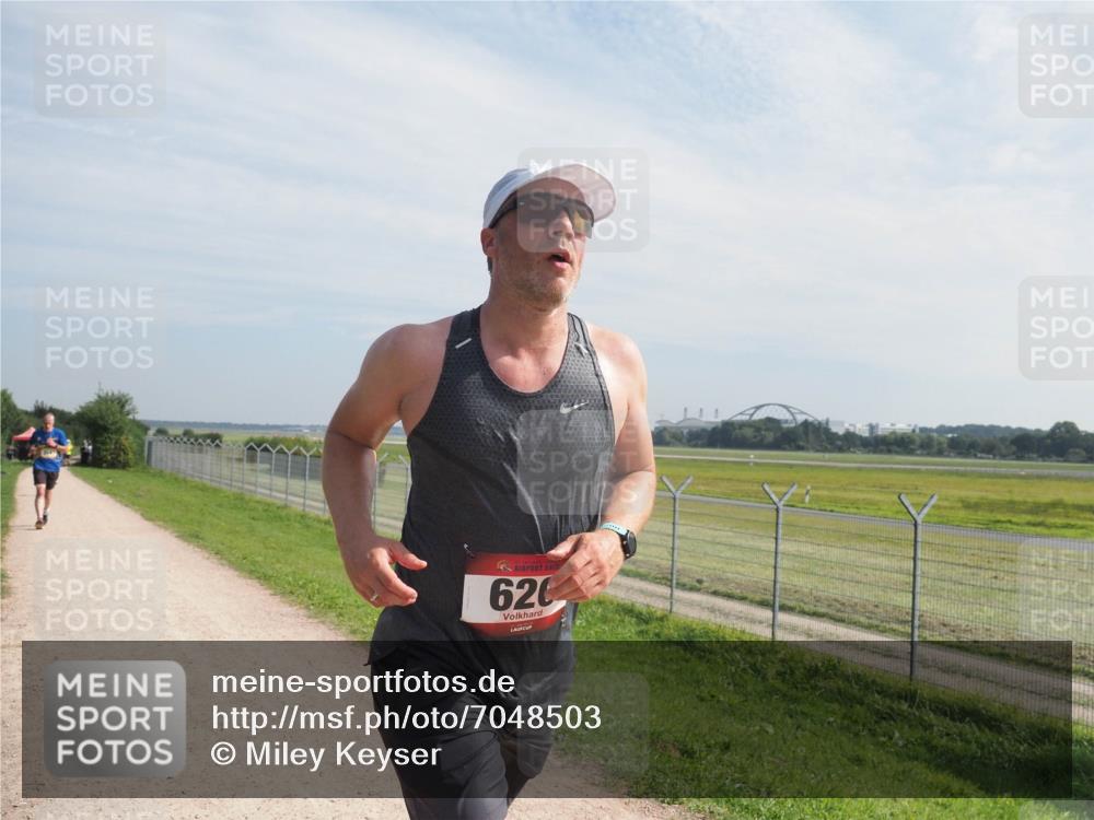 08.09.2024 - Airport Race Miley Keyser http://msf.ph/oto/7048503 08.09.2024 12:05:46 Laufen 620 meine-sportfotos.de