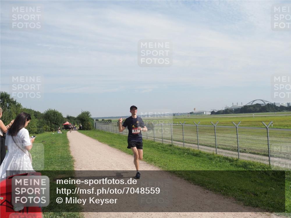 08.09.2024 - Airport Race Miley Keyser http://msf.ph/oto/7048559 08.09.2024 12:06:19 Laufen 117 meine-sportfotos.de