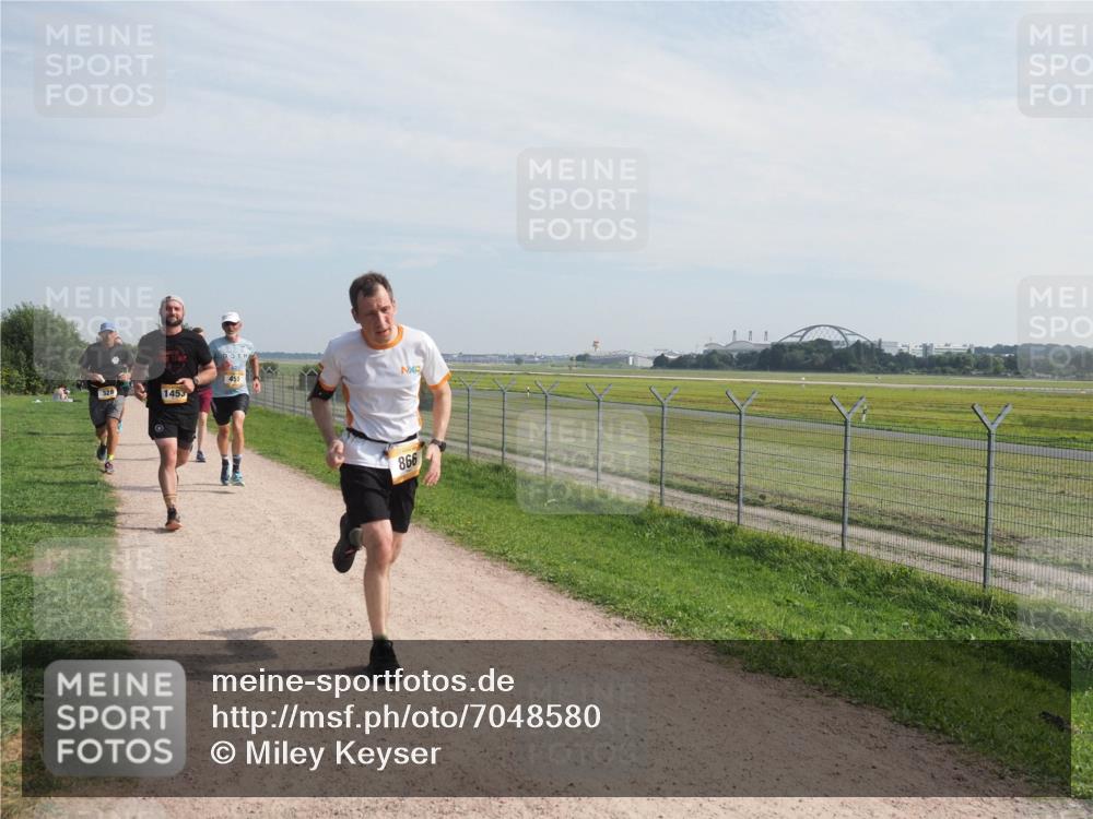 08.09.2024 - Airport Race Miley Keyser http://msf.ph/oto/7048580 08.09.2024 12:06:45 Laufen 328, 1453, 866 meine-sportfotos.de