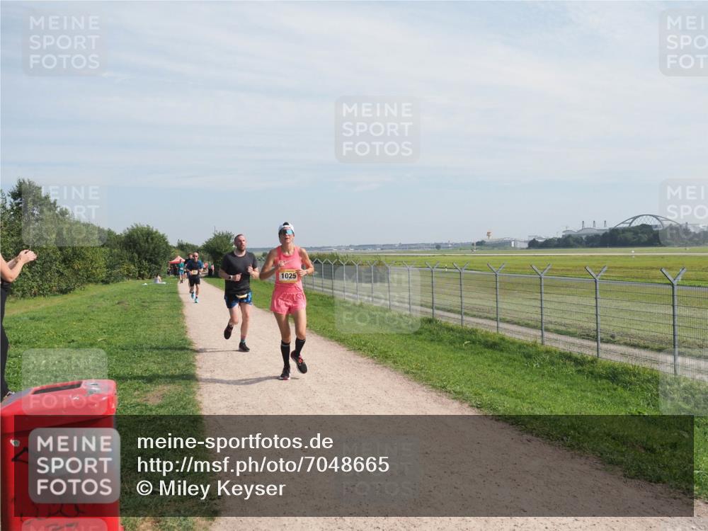 08.09.2024 - Airport Race Miley Keyser http://msf.ph/oto/7048665 08.09.2024 12:07:54 Laufen 6, 1025 meine-sportfotos.de