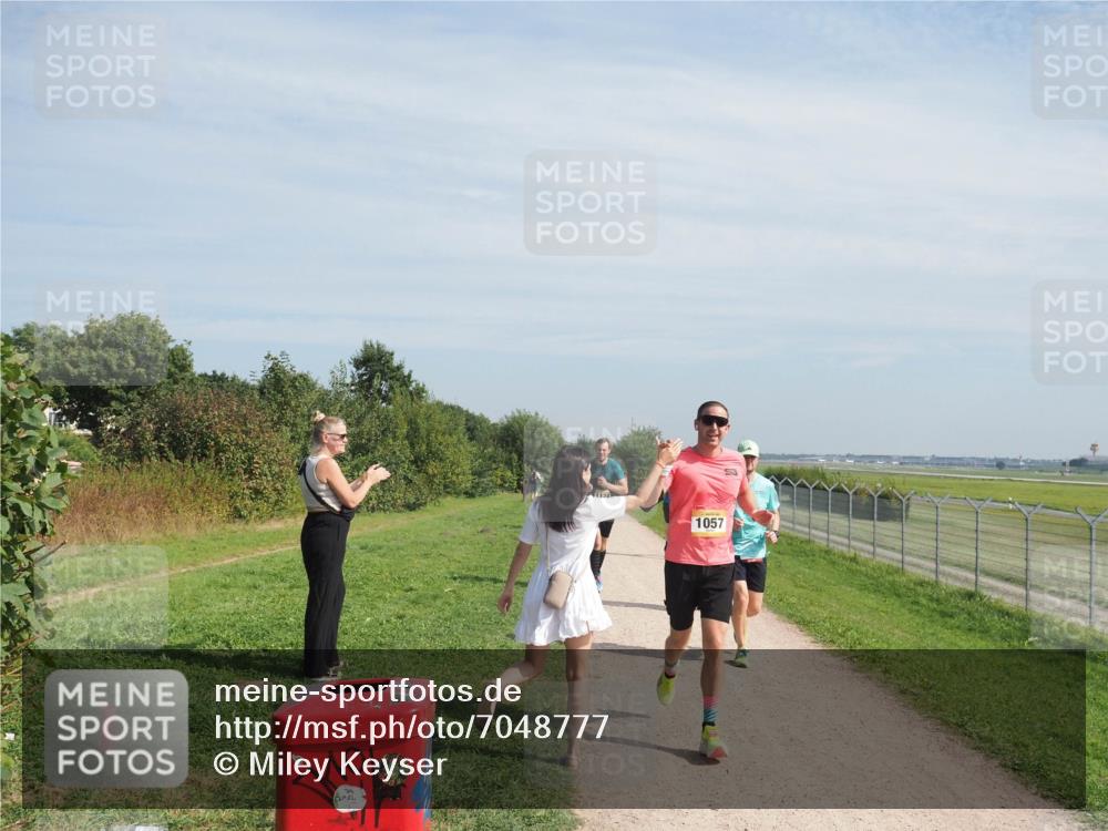08.09.2024 - Airport Race Miley Keyser http://msf.ph/oto/7048777 08.09.2024 12:08:48 Laufen 1057 meine-sportfotos.de