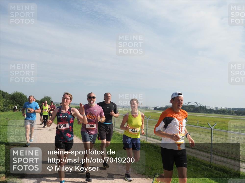 08.09.2024 - Airport Race Miley Keyser http://msf.ph/oto/7049230 08.09.2024 12:12:28 Laufen 694, 186, 483, 07 meine-sportfotos.de