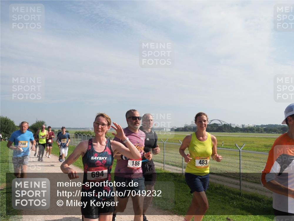 08.09.2024 - Airport Race Miley Keyser http://msf.ph/oto/7049232 08.09.2024 12:12:28 Laufen 788, 1421, 694, 186, 483 meine-sportfotos.de