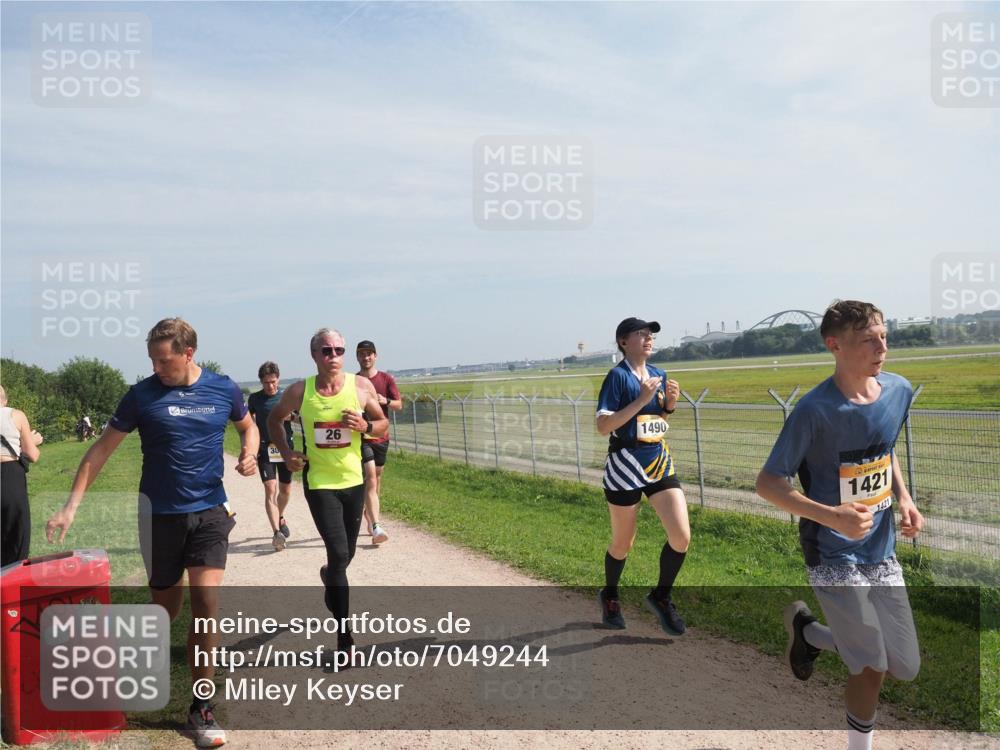 08.09.2024 - Airport Race Miley Keyser http://msf.ph/oto/7049244 08.09.2024 12:12:31 Laufen 30, 26, 1490, 1421, 1421 meine-sportfotos.de