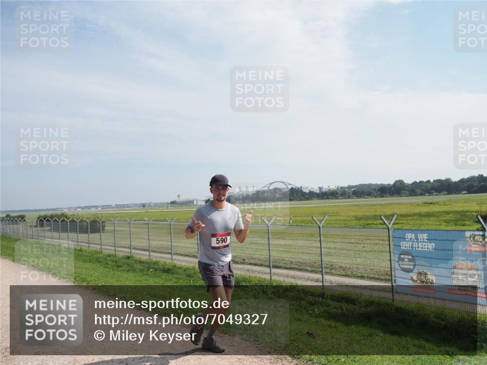 08.09.2024 - Airport Race Miley Keyser http://msf.ph/oto/7049327 08.09.2024 12:13:06 Laufen 590 meine-sportfotos.de
