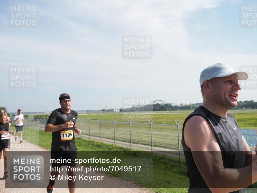 08.09.2024 - Airport Race Miley Keyser http://msf.ph/oto/7049517 08.09.2024 12:14:20 Laufen 697, 1195 meine-sportfotos.de