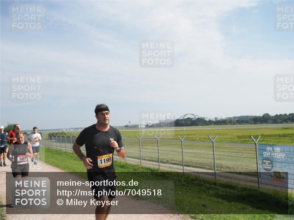 08.09.2024 - Airport Race Miley Keyser http://msf.ph/oto/7049518 08.09.2024 12:14:20 Laufen 697, 1195 meine-sportfotos.de
