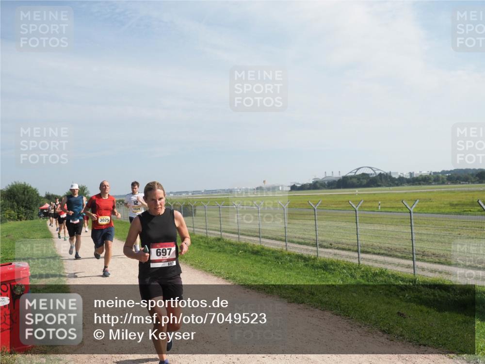 08.09.2024 - Airport Race Miley Keyser http://msf.ph/oto/7049523 08.09.2024 12:14:21 Laufen 3025, 12, 1026, 697, 697 meine-sportfotos.de