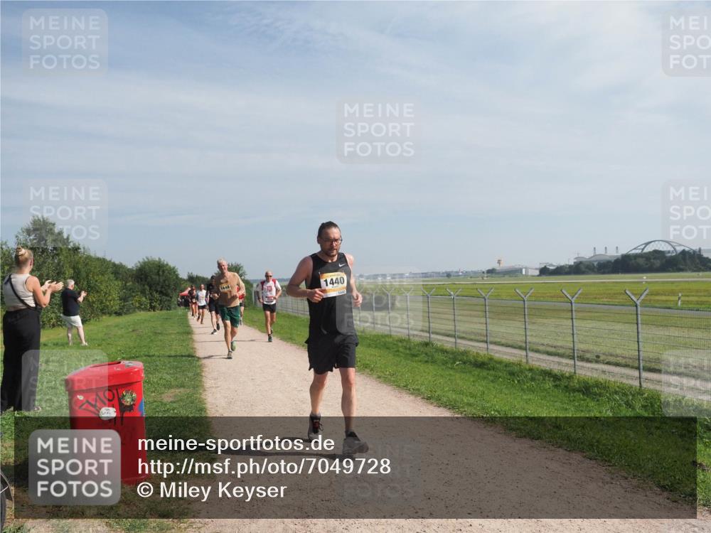08.09.2024 - Airport Race Miley Keyser http://msf.ph/oto/7049728 08.09.2024 12:15:21 Laufen 77, 1448, 1440, 1440 meine-sportfotos.de