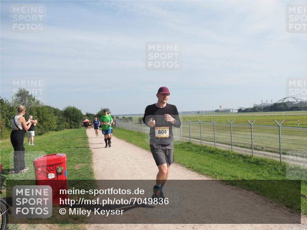 08.09.2024 - Airport Race Miley Keyser http://msf.ph/oto/7049836 08.09.2024 12:15:57 Laufen 240, 804 meine-sportfotos.de