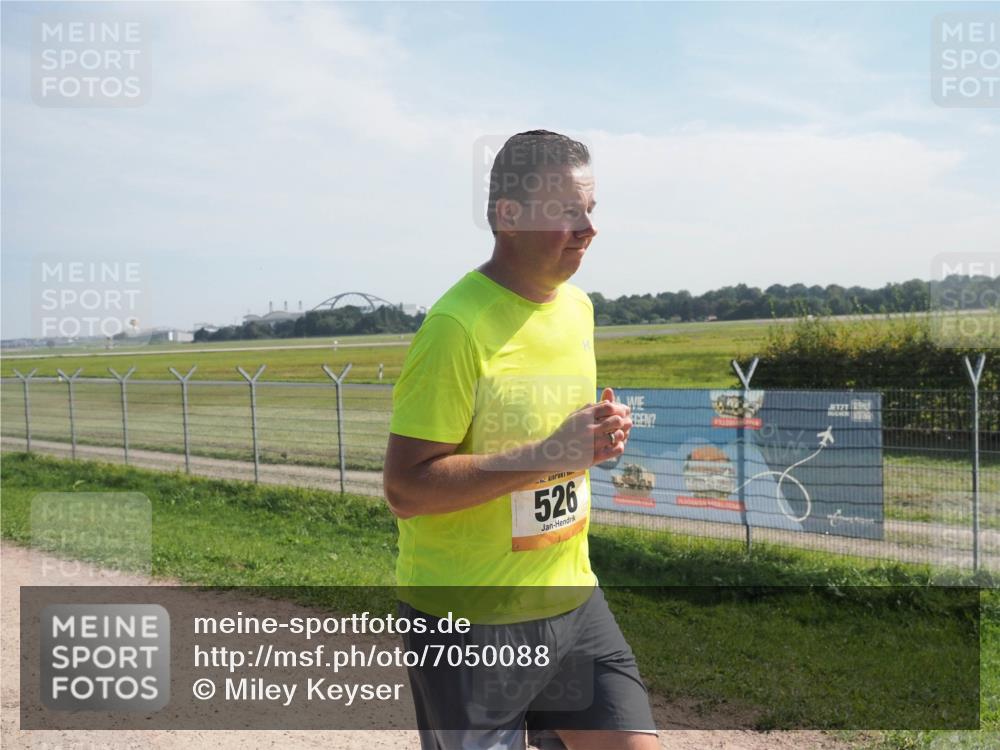 08.09.2024 - Airport Race Miley Keyser http://msf.ph/oto/7050088 08.09.2024 12:17:48 Laufen 526 meine-sportfotos.de