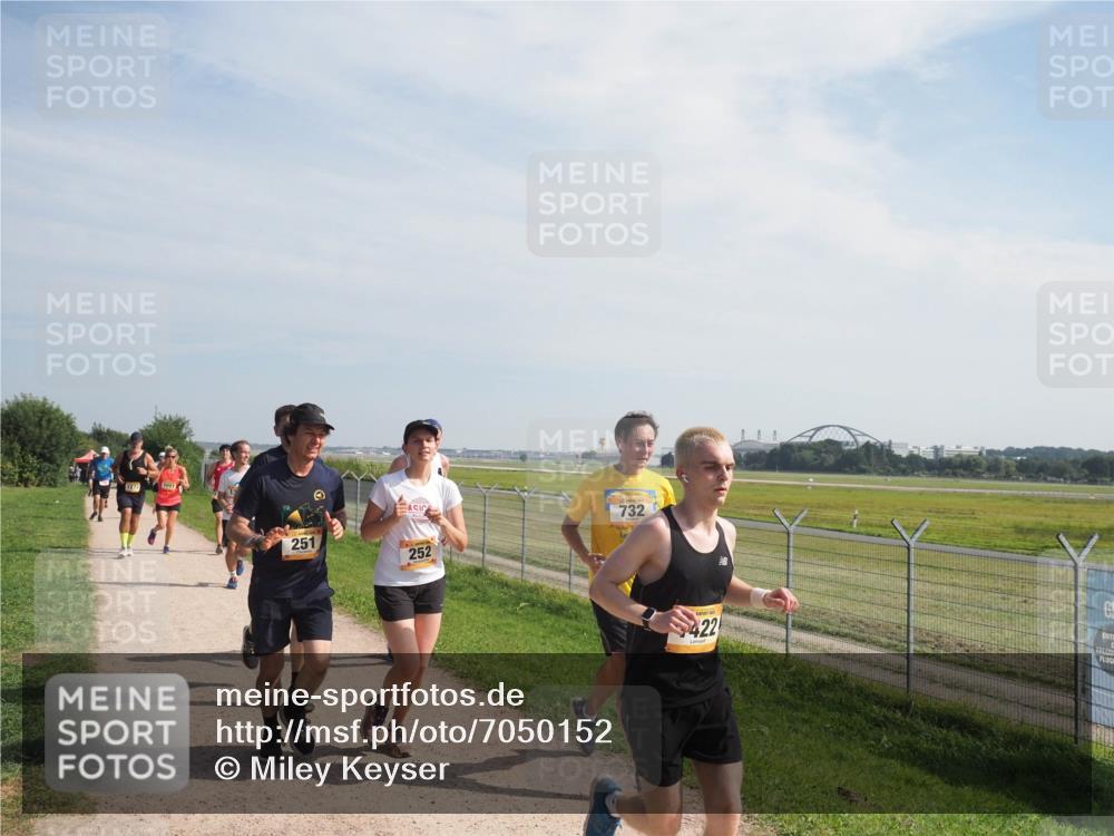 08.09.2024 - Airport Race Miley Keyser http://msf.ph/oto/7050152 08.09.2024 12:18:07 Laufen 732, 251, 252, 422 meine-sportfotos.de