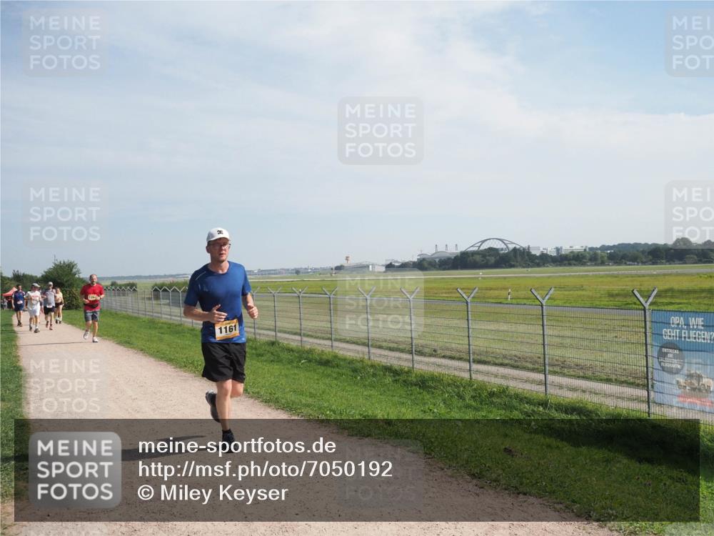 08.09.2024 - Airport Race Miley Keyser http://msf.ph/oto/7050192 08.09.2024 12:18:18 Laufen 30, 1161 meine-sportfotos.de