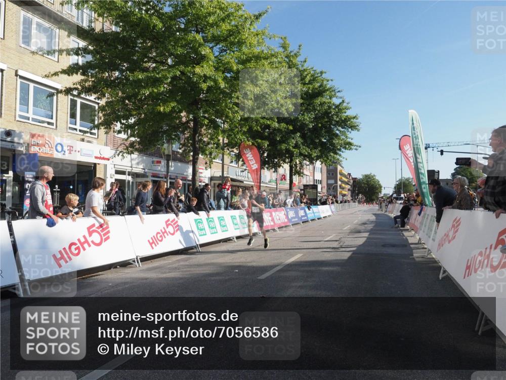 15.09.2024 - PSD Bank Halbmarathon Miley Keyser http://msf.ph/oto/7056586 15.09.2024 10:24:19 Ziel 117 meine-sportfotos.de