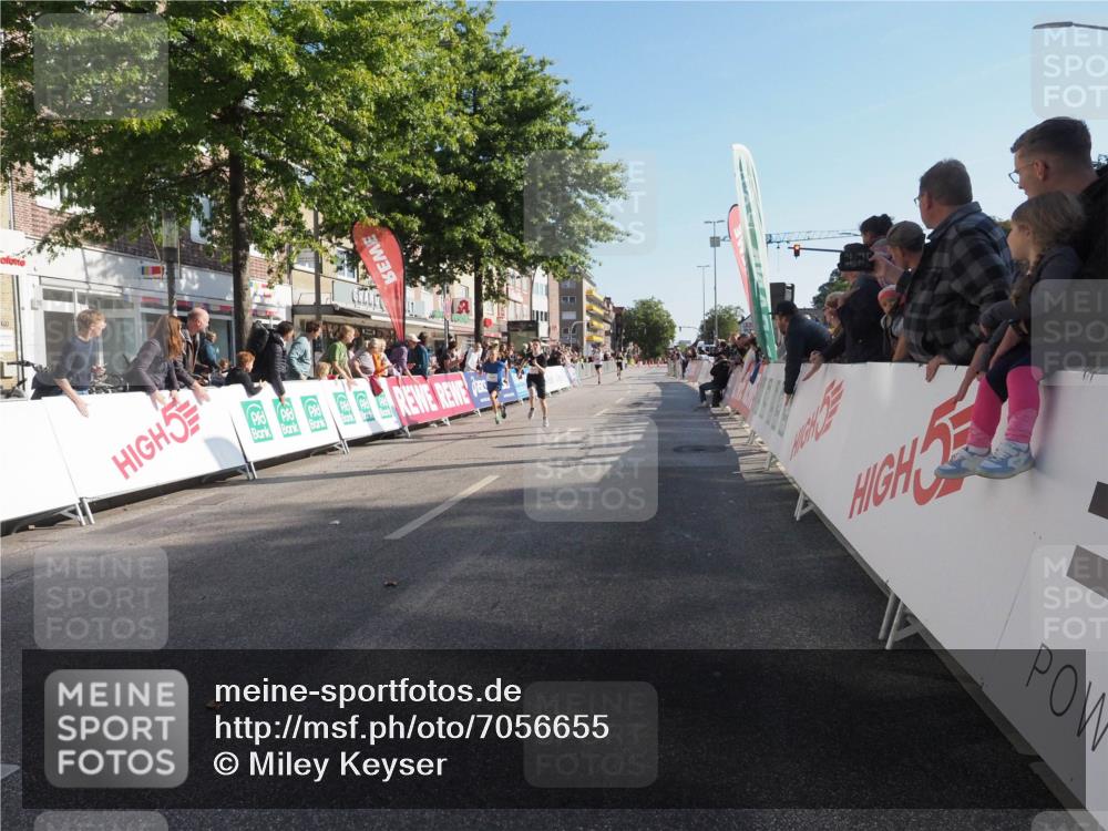 15.09.2024 - PSD Bank Halbmarathon Miley Keyser http://msf.ph/oto/7056655 15.09.2024 10:24:55 Ziel 61, 119, 131, 211 meine-sportfotos.de