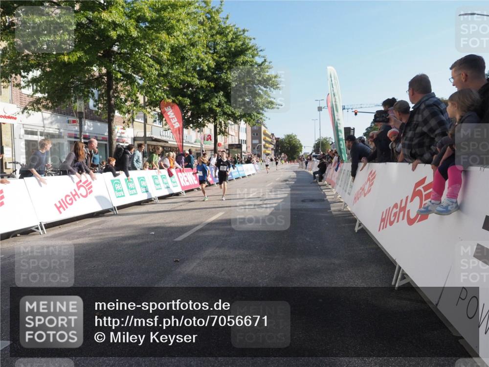 15.09.2024 - PSD Bank Halbmarathon Miley Keyser http://msf.ph/oto/7056671 15.09.2024 10:24:56 Ziel 61, 119, 131, 211 meine-sportfotos.de