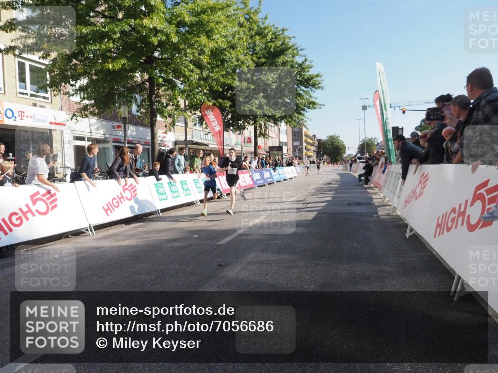 15.09.2024 - PSD Bank Halbmarathon Miley Keyser http://msf.ph/oto/7056686 15.09.2024 10:24:56 Ziel 61, 119, 131, 211 meine-sportfotos.de