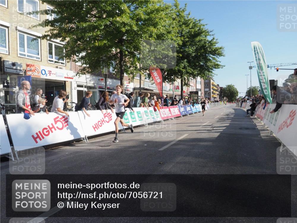 15.09.2024 - PSD Bank Halbmarathon Miley Keyser http://msf.ph/oto/7056721 15.09.2024 10:25:01 Ziel 61, 102, 119, 131, 165, 177, 211 meine-sportfotos.de