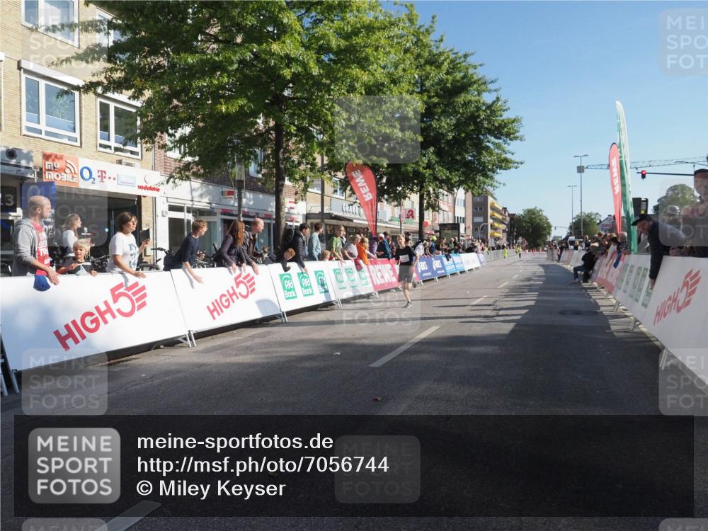 15.09.2024 - PSD Bank Halbmarathon Miley Keyser http://msf.ph/oto/7056744 15.09.2024 10:25:03 Ziel 61, 102, 119, 131, 165, 177 meine-sportfotos.de