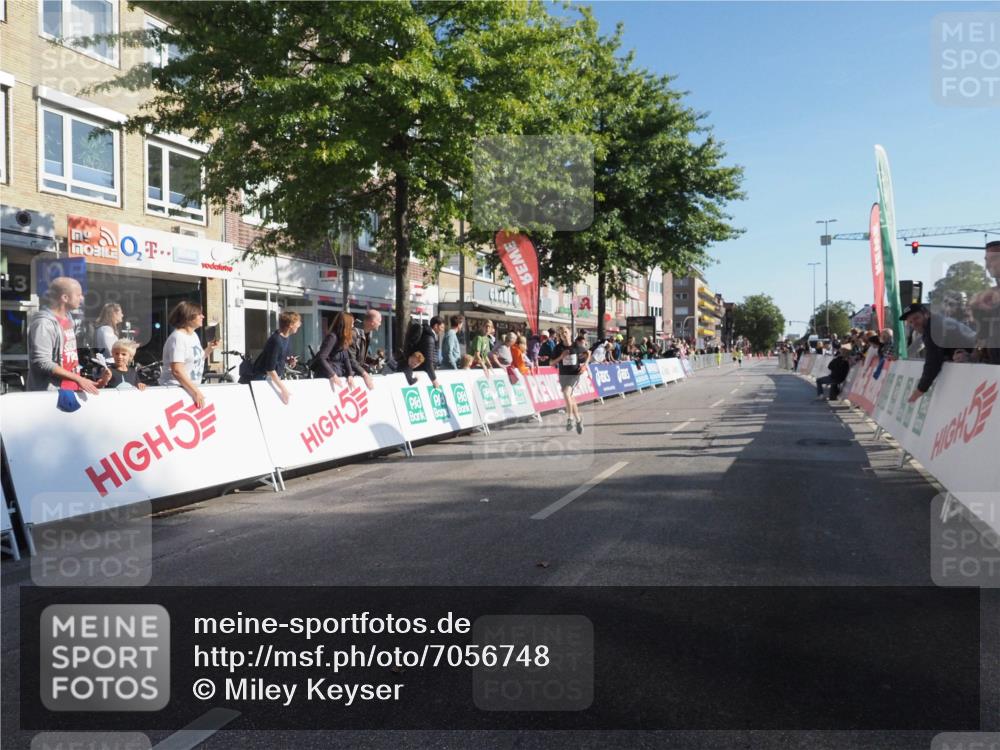 15.09.2024 - PSD Bank Halbmarathon Miley Keyser http://msf.ph/oto/7056748 15.09.2024 10:25:03 Ziel 61, 102, 119, 131, 165, 177 meine-sportfotos.de