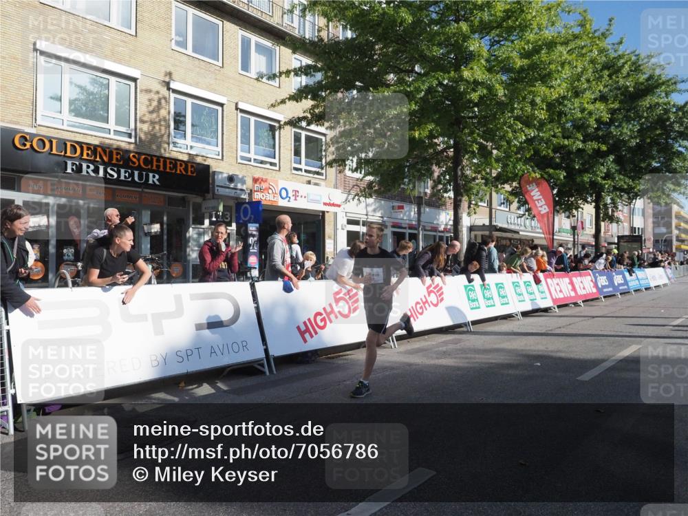 15.09.2024 - PSD Bank Halbmarathon Miley Keyser http://msf.ph/oto/7056786 15.09.2024 10:25:05 Ziel 102, 119, 131, 165, 177 meine-sportfotos.de