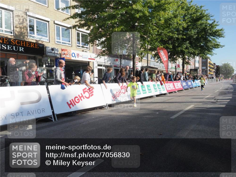 15.09.2024 - PSD Bank Halbmarathon Miley Keyser http://msf.ph/oto/7056830 15.09.2024 10:25:13 Ziel 7, 19, 102, 119, 165, 177 meine-sportfotos.de
