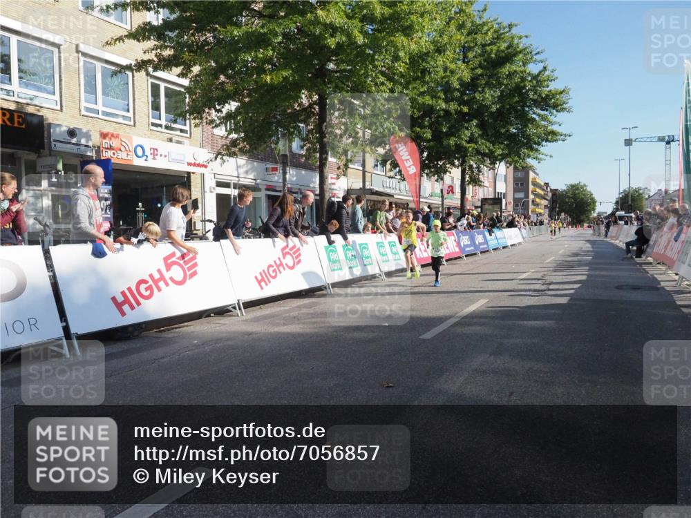 15.09.2024 - PSD Bank Halbmarathon Miley Keyser http://msf.ph/oto/7056857 15.09.2024 10:25:15 Ziel 7, 19, 66, 102, 165, 177 meine-sportfotos.de