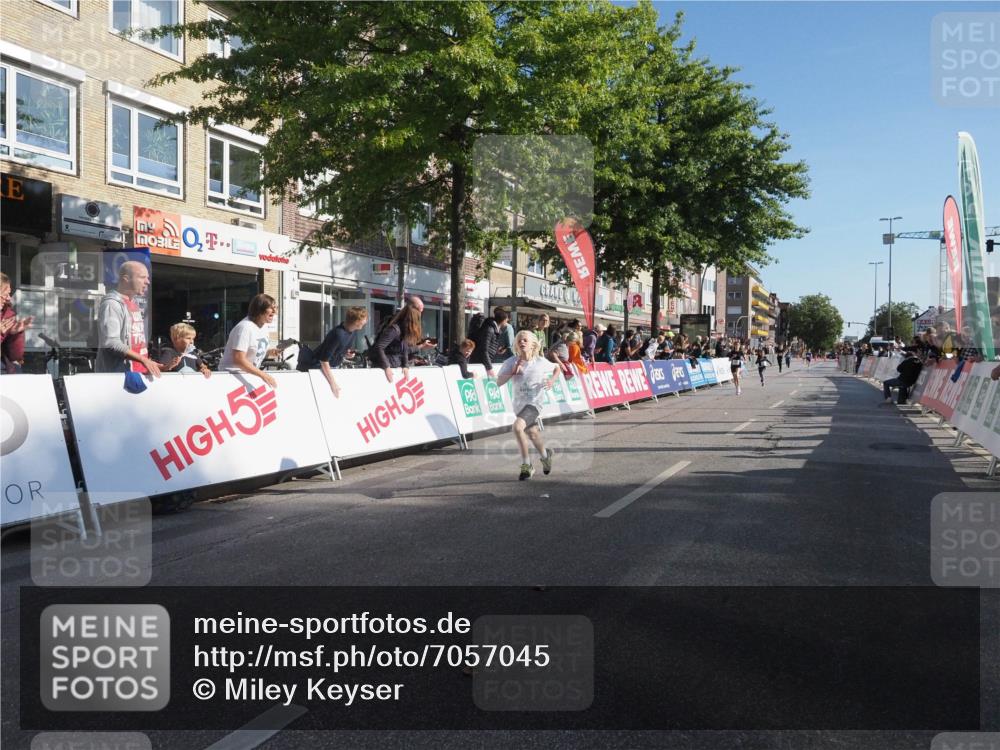 15.09.2024 - PSD Bank Halbmarathon Miley Keyser http://msf.ph/oto/7057045 15.09.2024 10:25:33 Ziel 36, 66, 110, 221, 238, 257, 300 meine-sportfotos.de