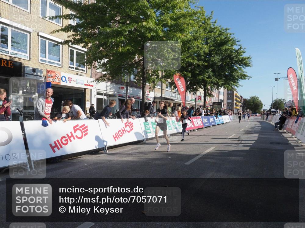 15.09.2024 - PSD Bank Halbmarathon Miley Keyser http://msf.ph/oto/7057071 15.09.2024 10:25:36 Ziel 36, 66, 110, 221, 238, 248, 257, 298, 300 meine-sportfotos.de