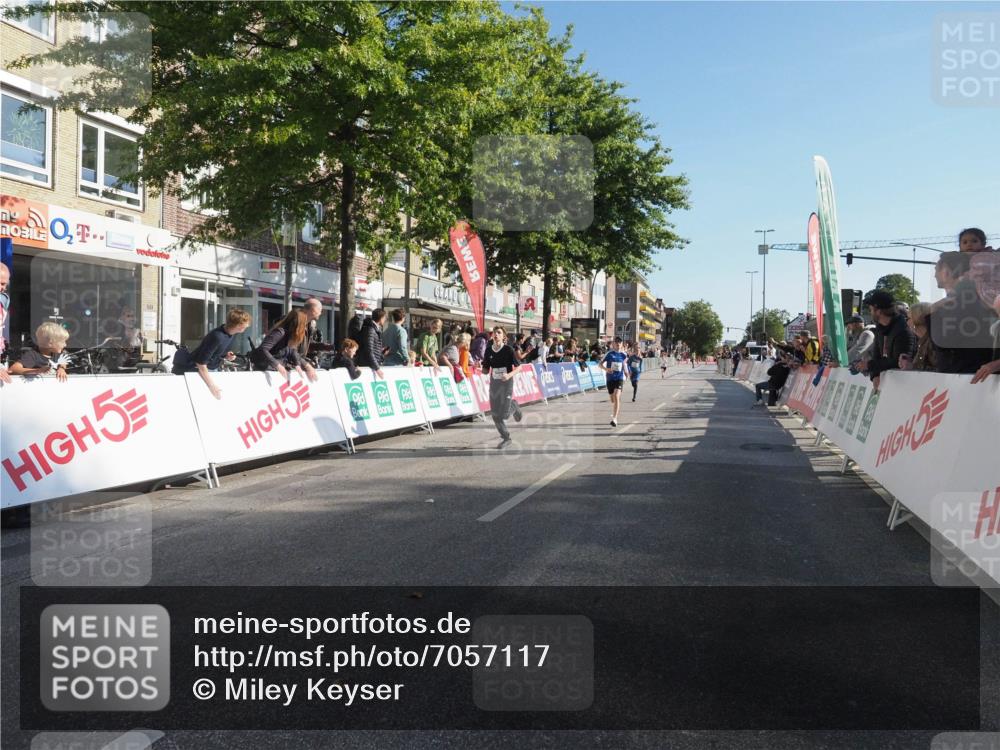 15.09.2024 - PSD Bank Halbmarathon Miley Keyser http://msf.ph/oto/7057117 15.09.2024 10:25:42 Ziel 36, 54, 221, 238, 248, 257, 298, 300 meine-sportfotos.de
